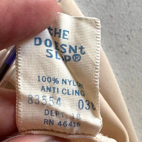 VINTAGE Sears Slip Women's XS The Doesn't Slip Neutral Lace Foundation Intimates - Picture 9 of 11